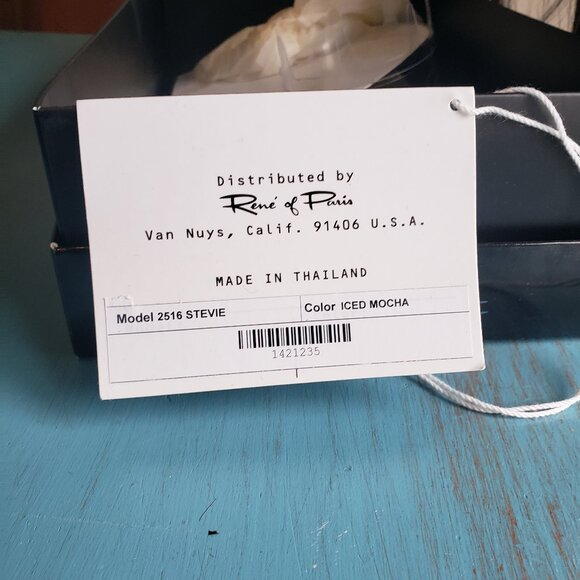 Long Wig - Stevie by Amore - Picture 11 of 11